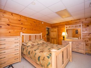 GP queen bedroom